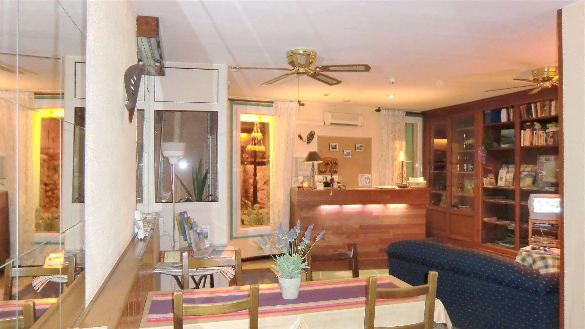 Cit'Hotel Hotel Las Cigalas Villeneuve-lès-Béziers Zewnętrze zdjęcie